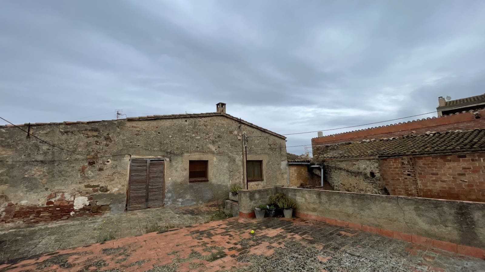 6 soveværelse Finca/Landehus til salg i La Tallada d'Emporda med swimmingpool garage - € 730.000 (Ref: 9852238)