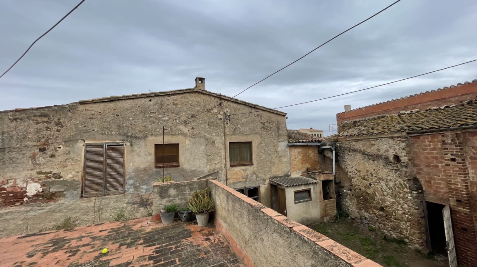 6 soveværelse Finca/Landehus til salg i La Tallada d'Emporda med swimmingpool garage - € 730.000 (Ref: 9852238)