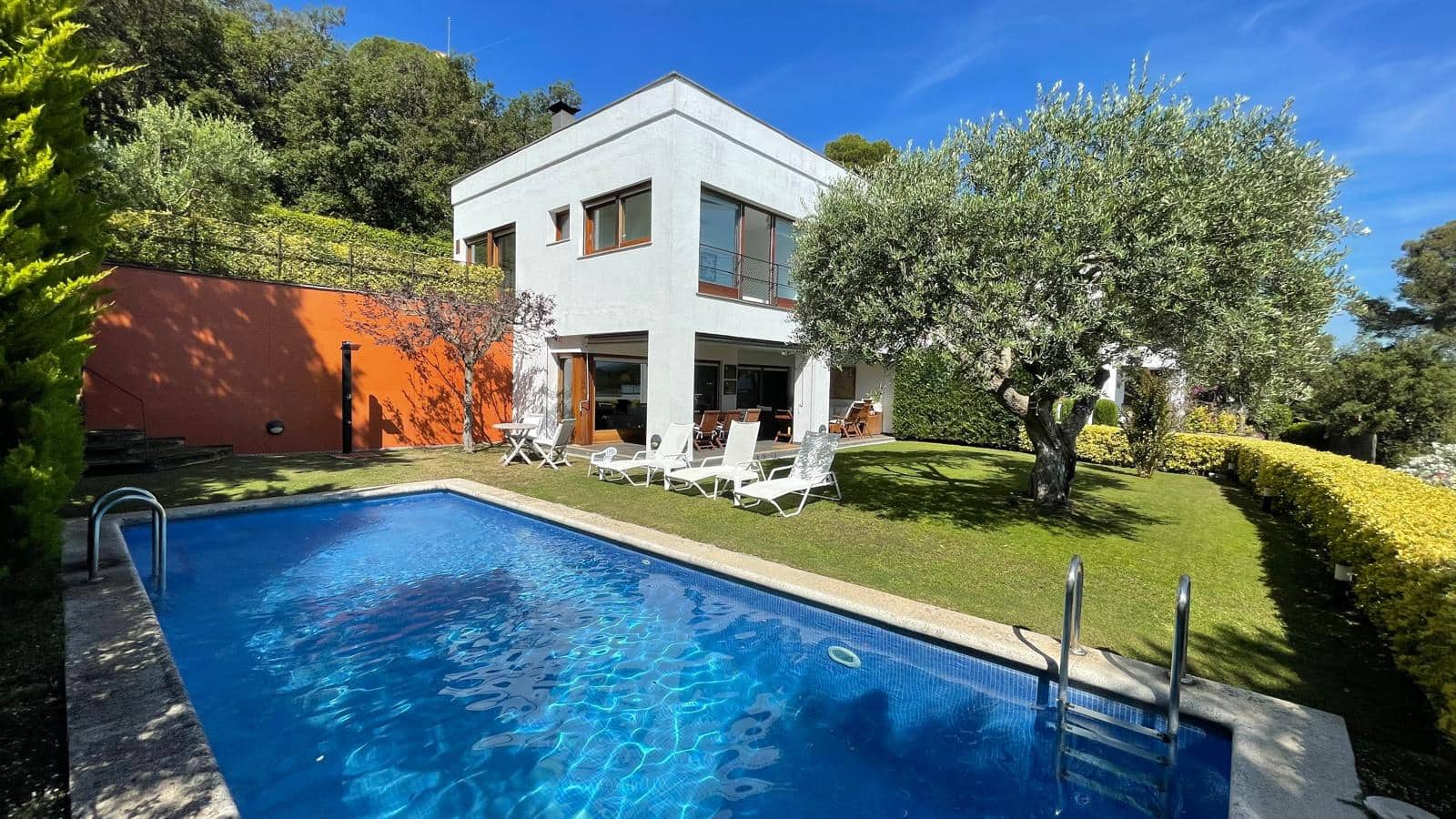 Chalet de 7 habitaciones en Calella de Palafrugell en venta con piscina garaje - 2.900.000 € (Ref: 9852239)