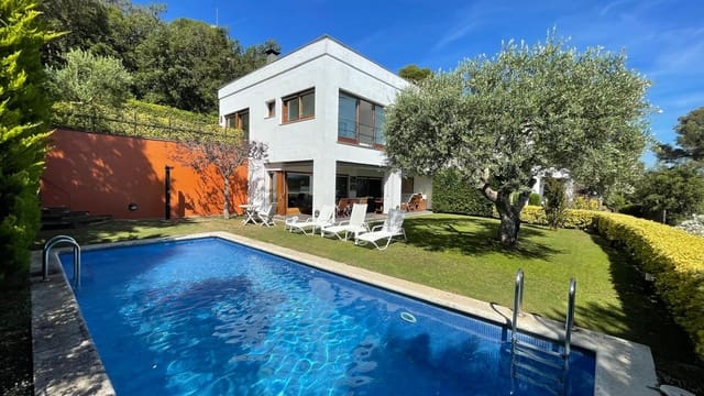 7 makuuhuone Huvila myytävänä paikassa Calella de Palafrugell, Palafrugell mukana uima-altaan 
autotalli - 2 900 000 € (Ref: 9852239)