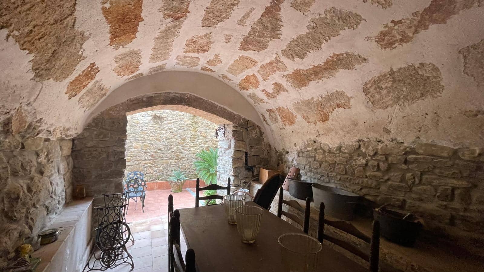 Finca/Country House for sale in Banyoles - € 750,000 (Ref: 9852241)
