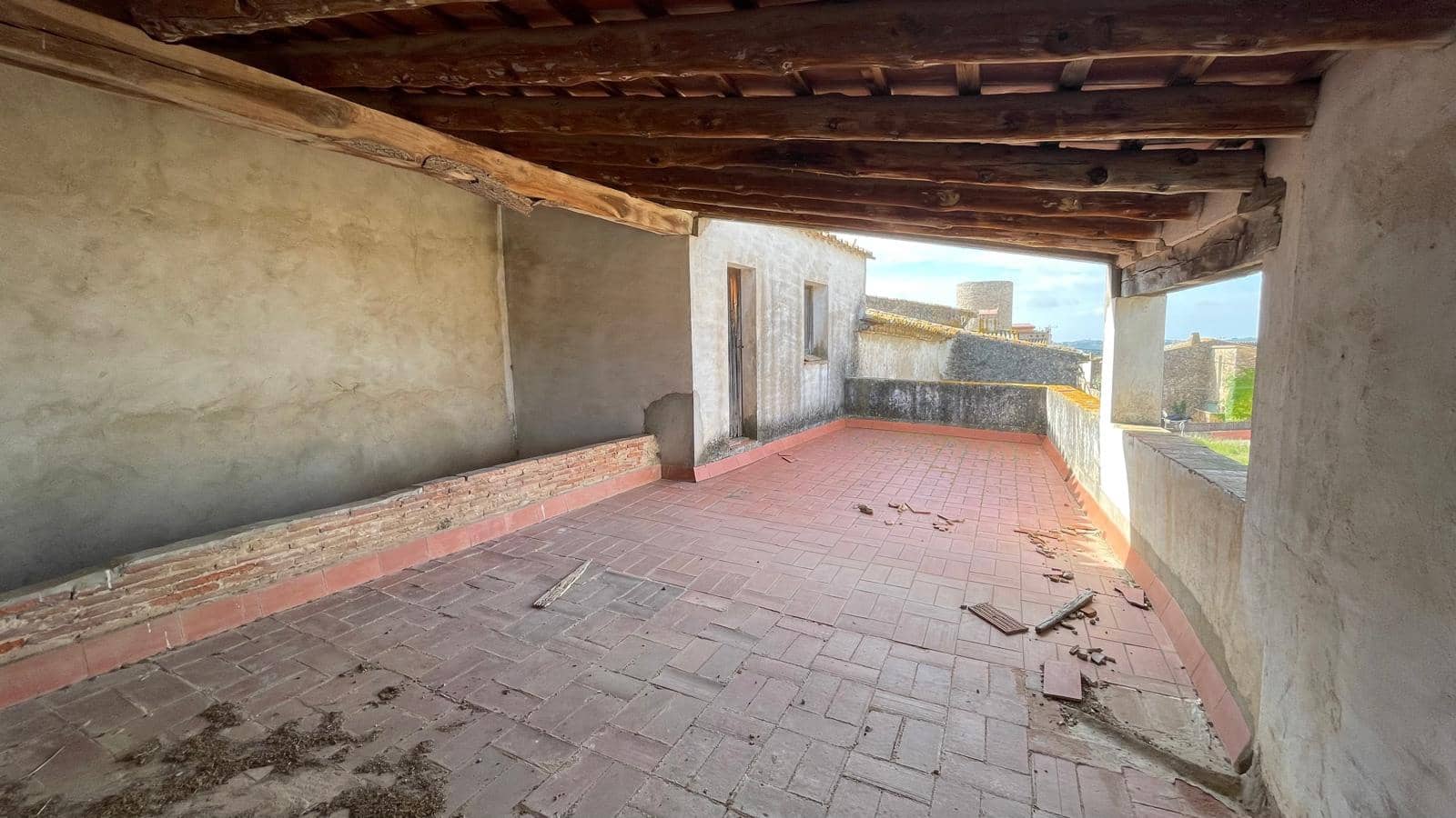 Byhus til salg i Regencos - € 668.000 (Ref: 9852242)
