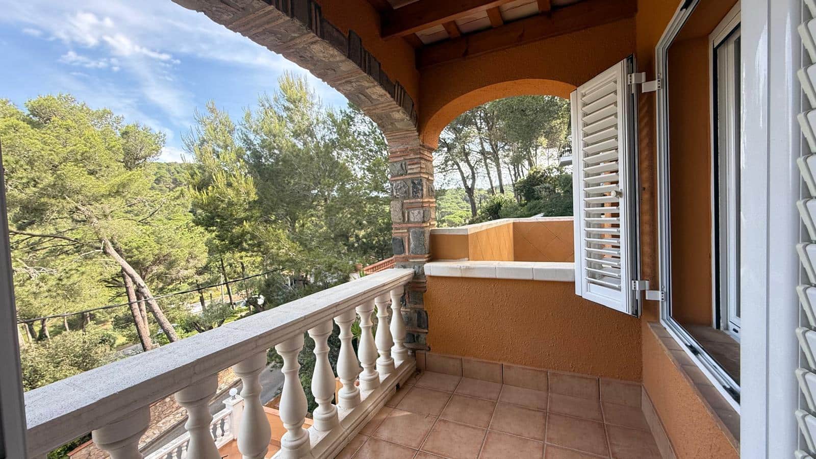 4 bedroom Villa for sale in Begur with pool garage - € 650,000 (Ref: 9852245)