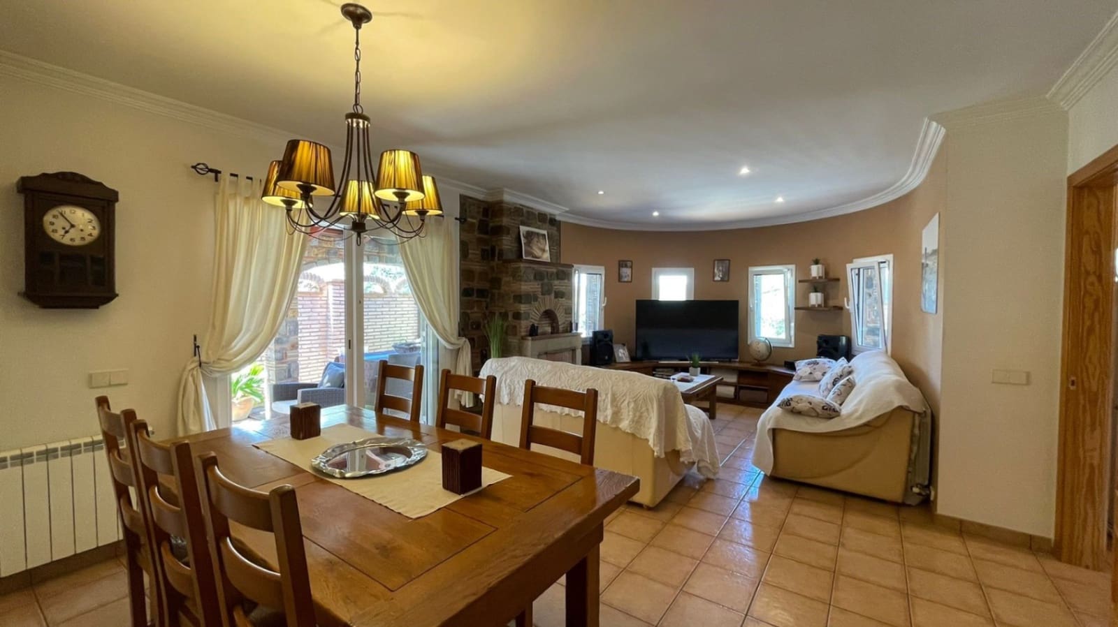 4 bedroom Villa for sale in Begur with pool garage - € 650,000 (Ref: 9852245)