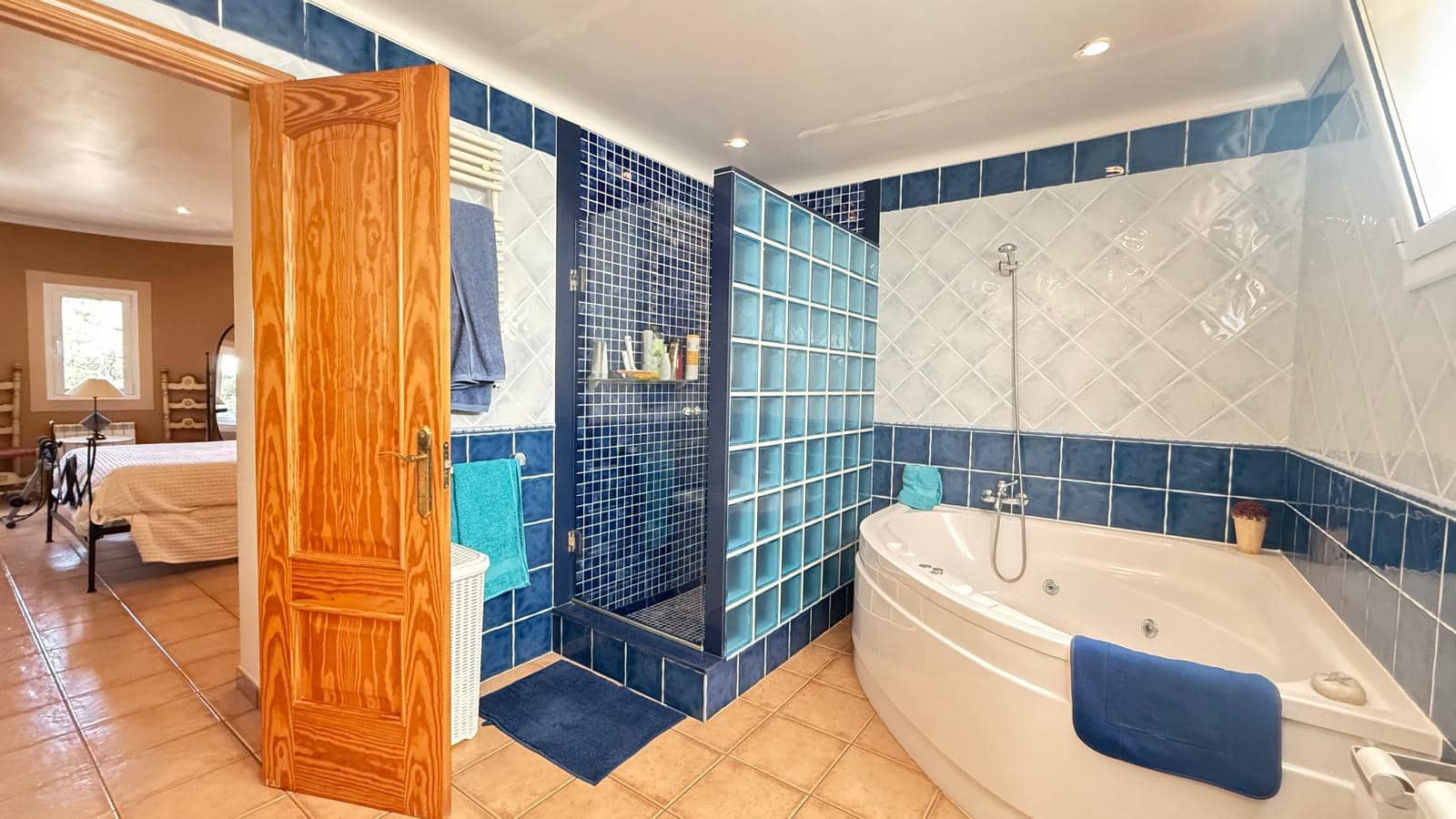 4 bedroom Villa for sale in Begur with pool garage - € 650,000 (Ref: 9852245)