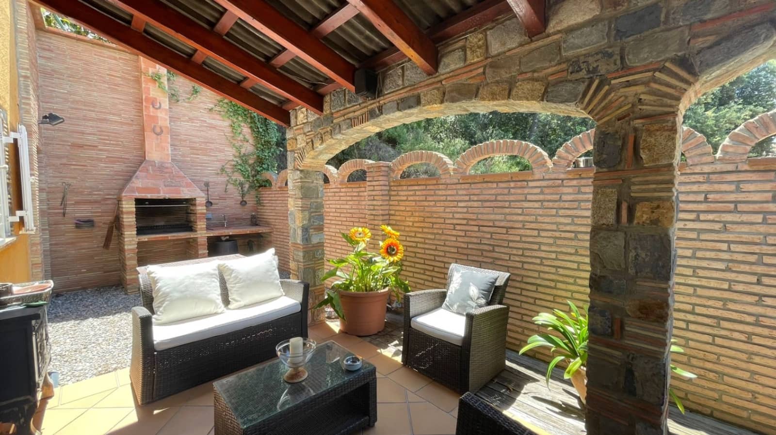 4 bedroom Villa for sale in Begur with pool garage - € 650,000 (Ref: 9852245)