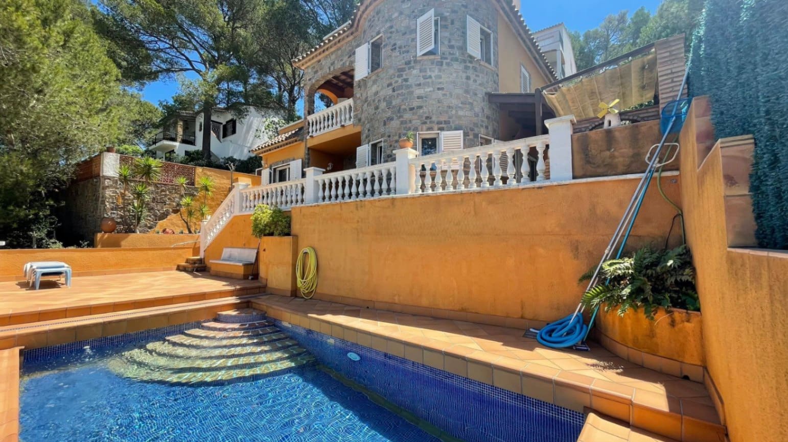 4 bedroom Villa for sale in Begur with pool garage - € 650,000 (Ref: 9852245)