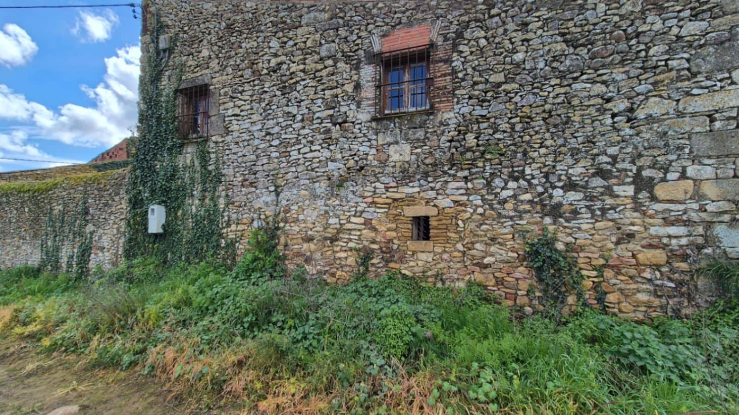 Finca/Hus på landet till salu i Forallac - 1 150 000 € (Ref: 9852251)