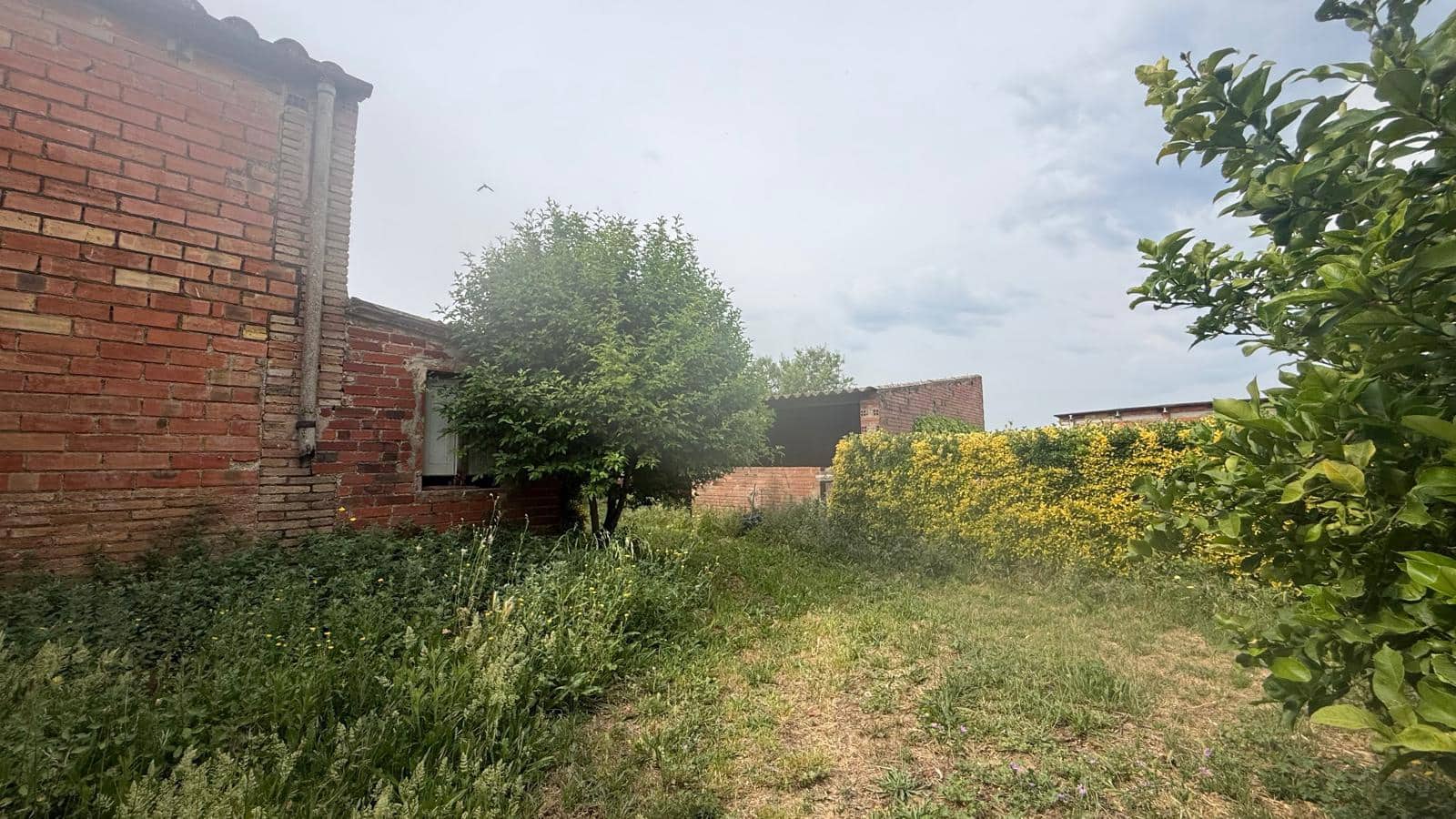 Finca/Casa Rural de 4 habitaciones en Cruïlles Monells i Sant Sadurní de I'Heura en venta - 650.000 € (Ref: 9889298)