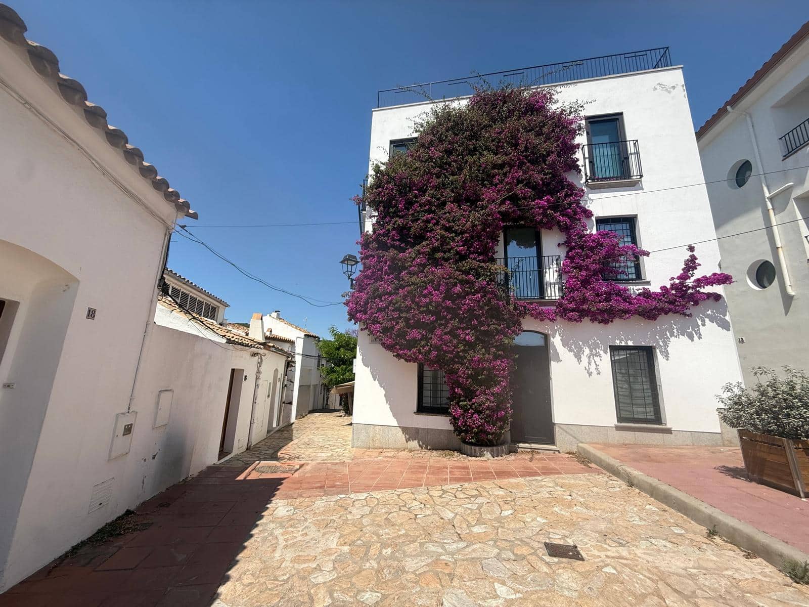 3 bedroom Townhouse for sale in Palafrugell - € 1,100,000 (Ref: 9909889)