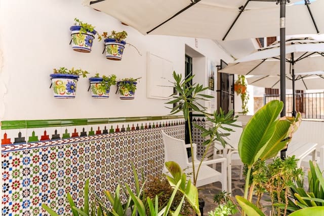 4 bedroom Townhouse for sale in Canillas de Aceituno with pool - € 449,000 (Ref: 10034864)