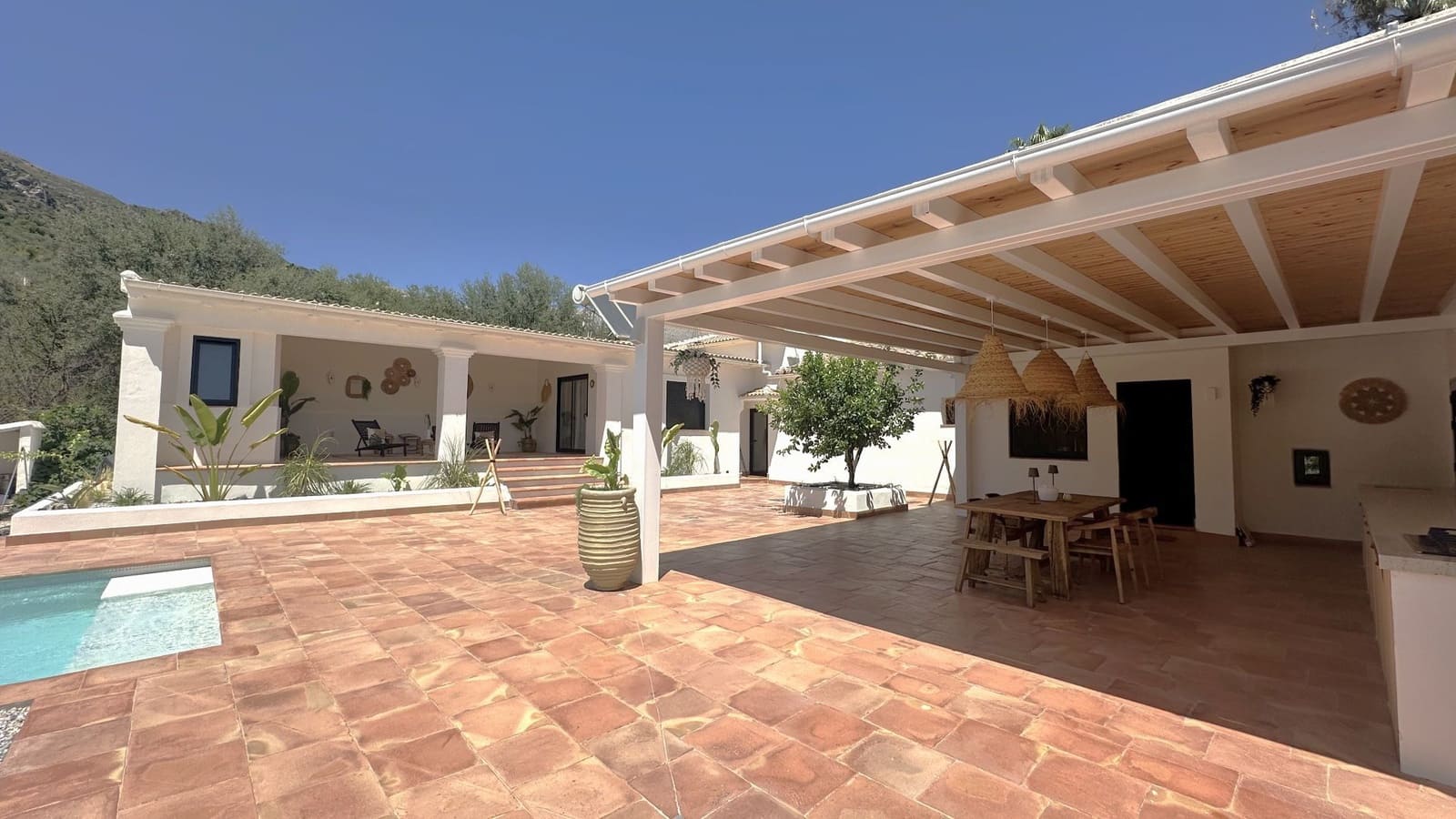 Finca/Casa Rural de 7 habitaciones en Periana en venta con piscina garaje - 749.000 € (Ref: 9626273)
