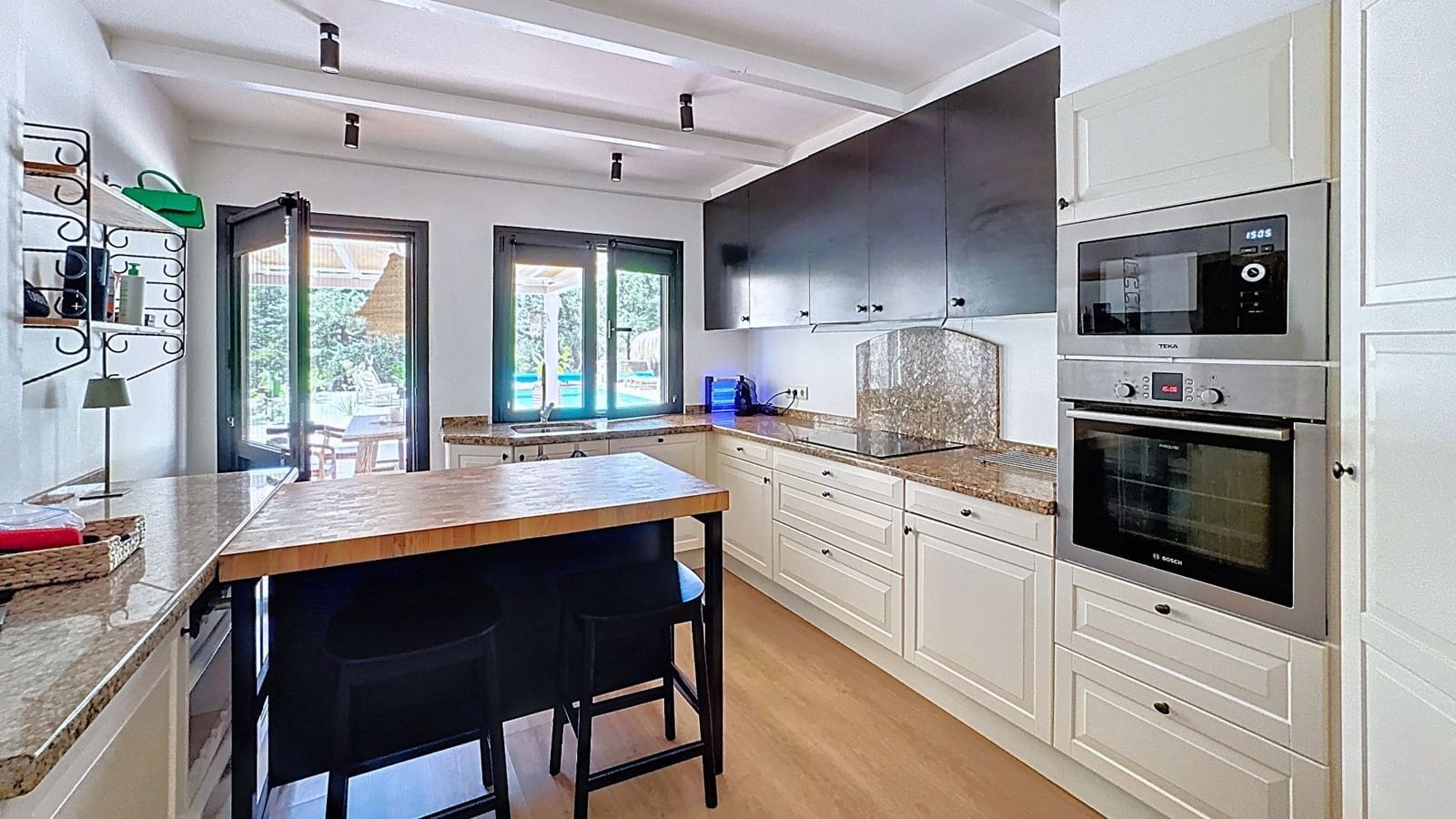 Finca/Casa Rural de 7 habitaciones en Periana en venta con piscina garaje - 749.000 € (Ref: 9626273)