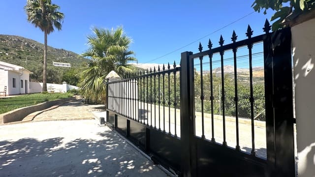 Finca/Casa Rural de 7 habitaciones en Periana en venta con piscina garaje - 749.000 € (Ref: 9626273)