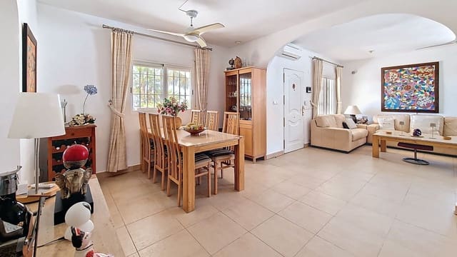 4 chambre Finca/Maison de Campagne à vendre à Vélez-Málaga avec piscine garage - 890 000 € (Ref: 9626275)