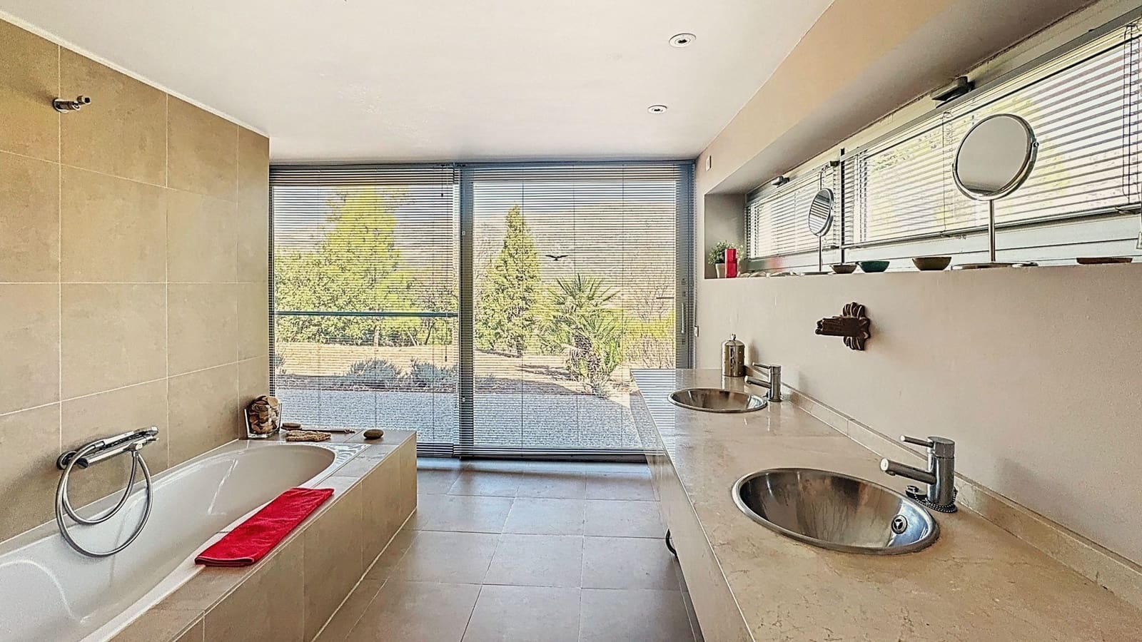 Finca/Casa Rural de 6 habitaciones en Riogordo en venta con piscina garaje - 1.200.000 € (Ref: 9626276)