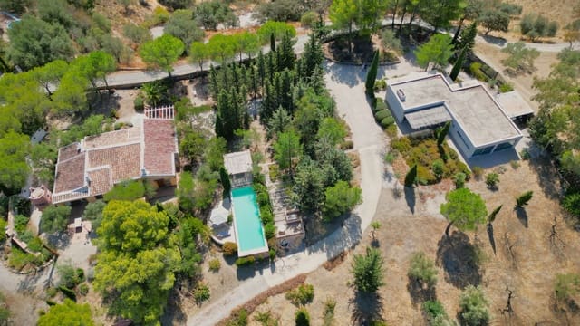 Finca/Casa Rural de 6 habitaciones en Riogordo en venta con piscina garaje - 1.200.000 € (Ref: 9626276)