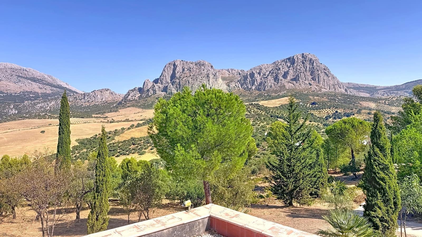 Finca/Casa Rural de 6 habitaciones en Riogordo en venta con piscina garaje - 1.200.000 € (Ref: 9626276)