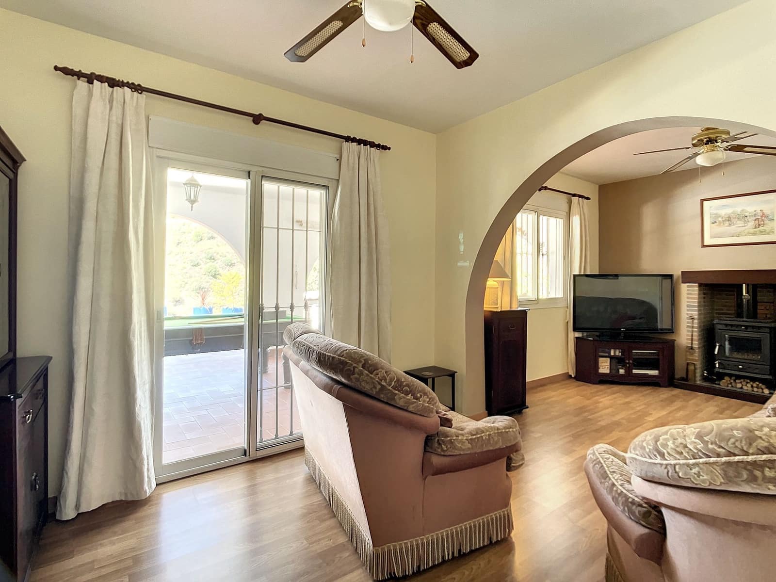 4 makuuhuone Maalaistalo myytävänä paikassa Sedella mukana uima-altaan 
autotalli - 425 000 € (Ref: 9626277)