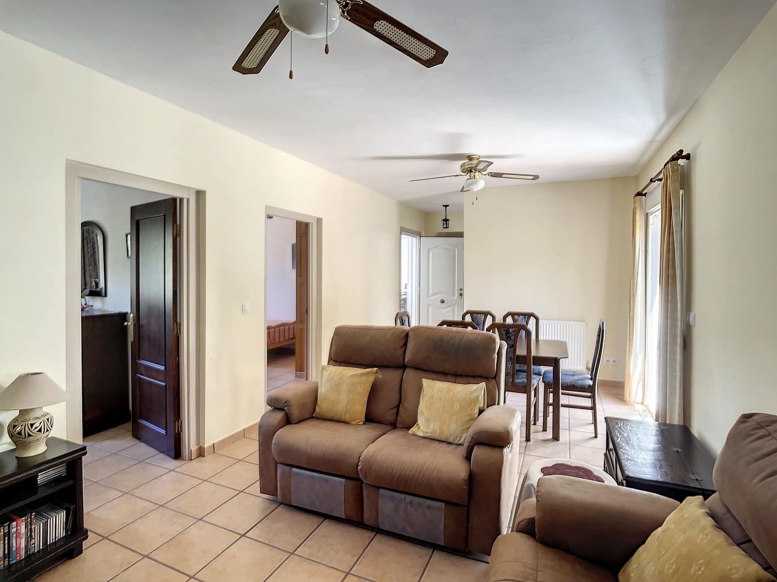 4 makuuhuone Maalaistalo myytävänä paikassa Sedella mukana uima-altaan 
autotalli - 425 000 € (Ref: 9626277)