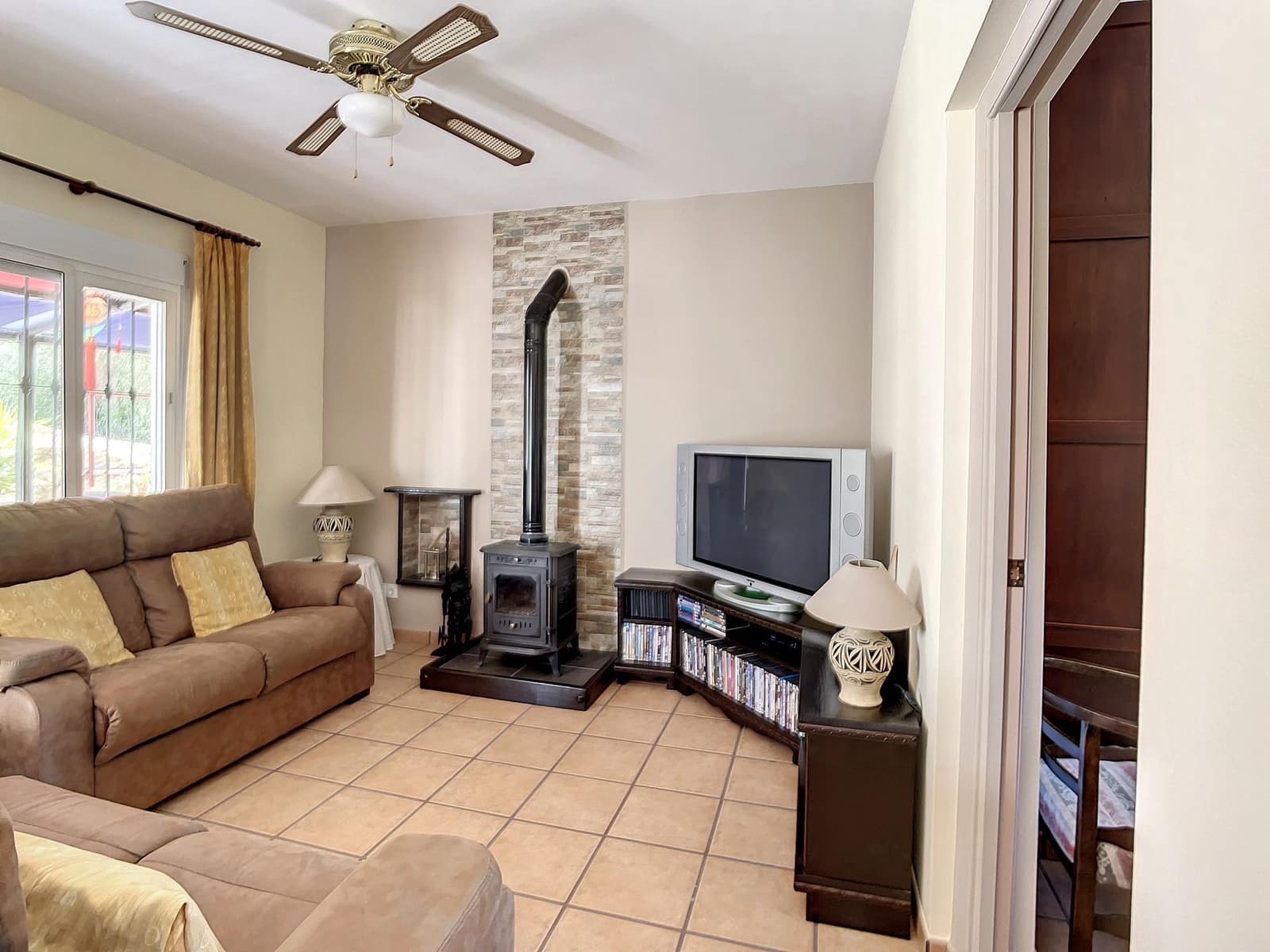 4 makuuhuone Maalaistalo myytävänä paikassa Sedella mukana uima-altaan 
autotalli - 425 000 € (Ref: 9626277)