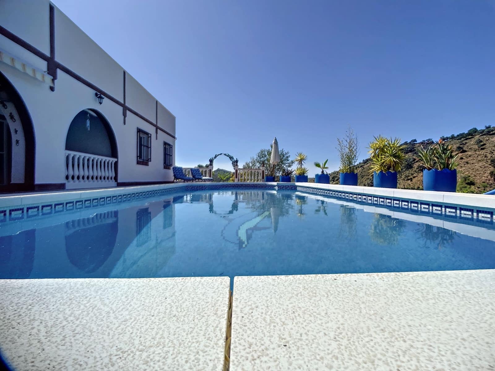 4 makuuhuone Maalaistalo myytävänä paikassa Sedella mukana uima-altaan 
autotalli - 425 000 € (Ref: 9626277)