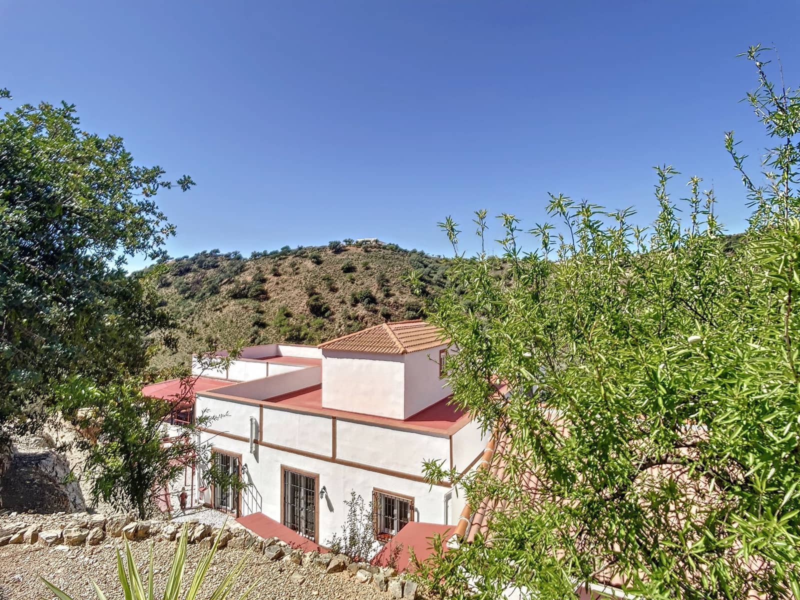 4 makuuhuone Maalaistalo myytävänä paikassa Sedella mukana uima-altaan 
autotalli - 425 000 € (Ref: 9626277)