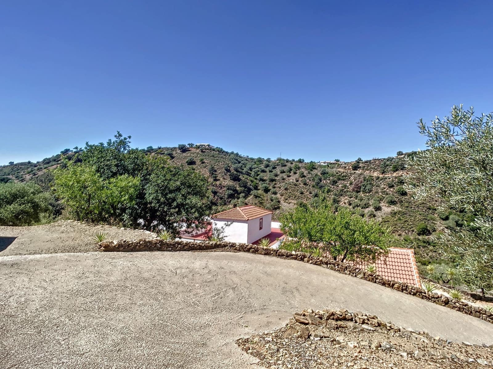 4 makuuhuone Maalaistalo myytävänä paikassa Sedella mukana uima-altaan 
autotalli - 425 000 € (Ref: 9626277)