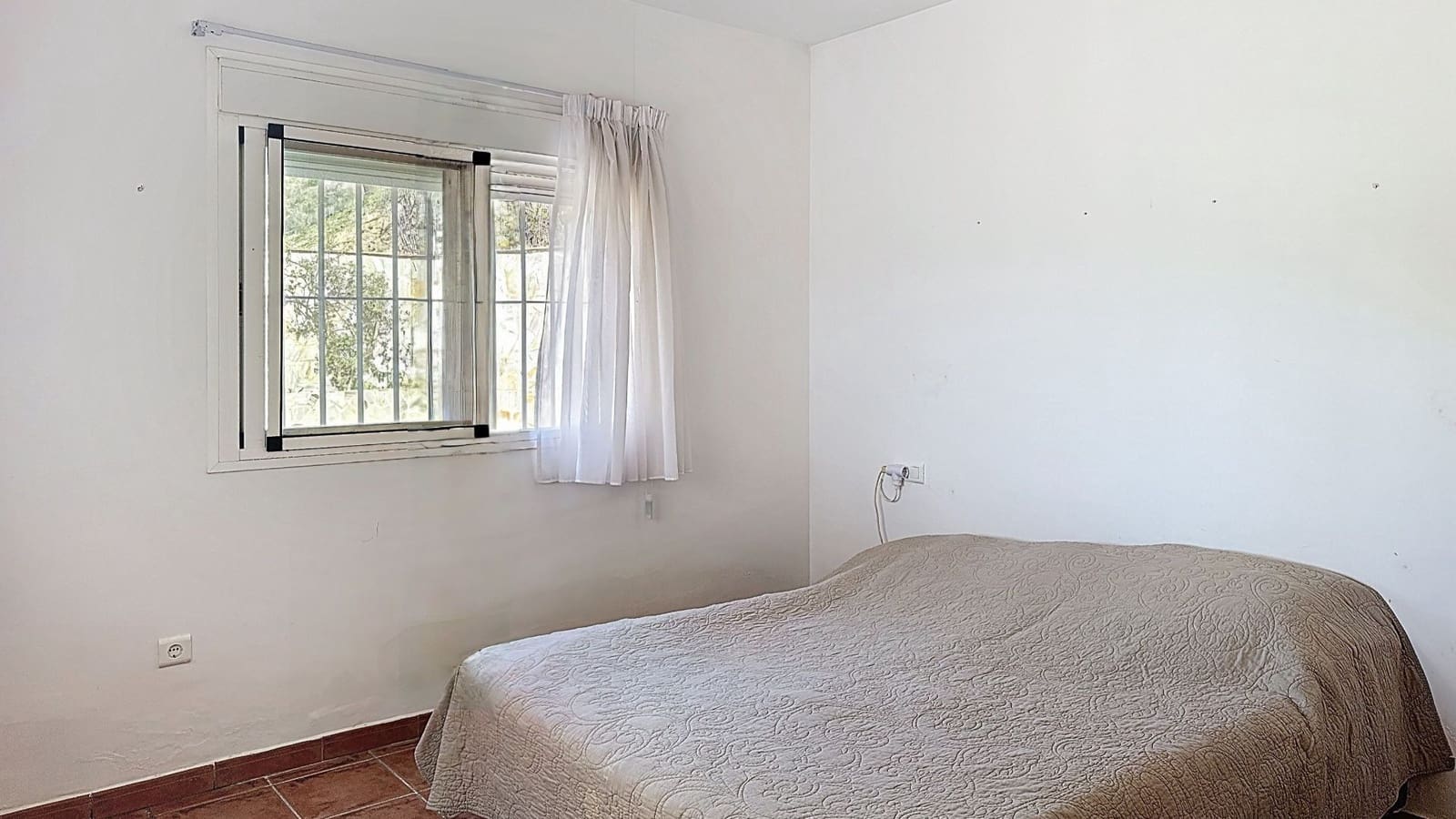 2 bedroom Finca/Country House for sale in Colmenar with pool garage - € 295,000 (Ref: 9626278)