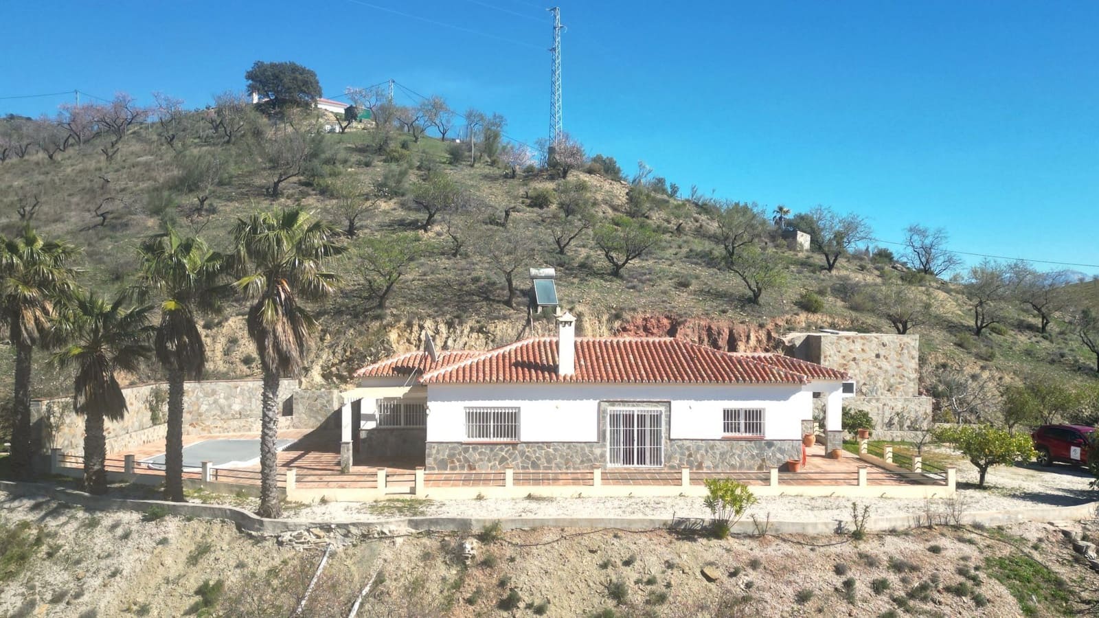 2 bedroom Finca/Country House for sale in Colmenar with pool garage - € 295,000 (Ref: 9626278)