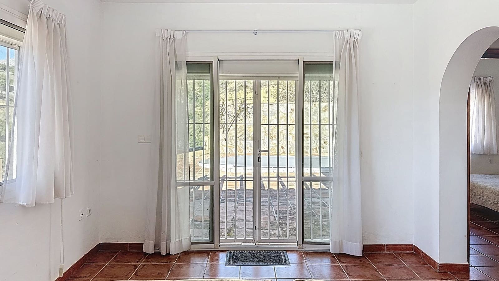 2 bedroom Finca/Country House for sale in Colmenar with pool garage - € 295,000 (Ref: 9626278)