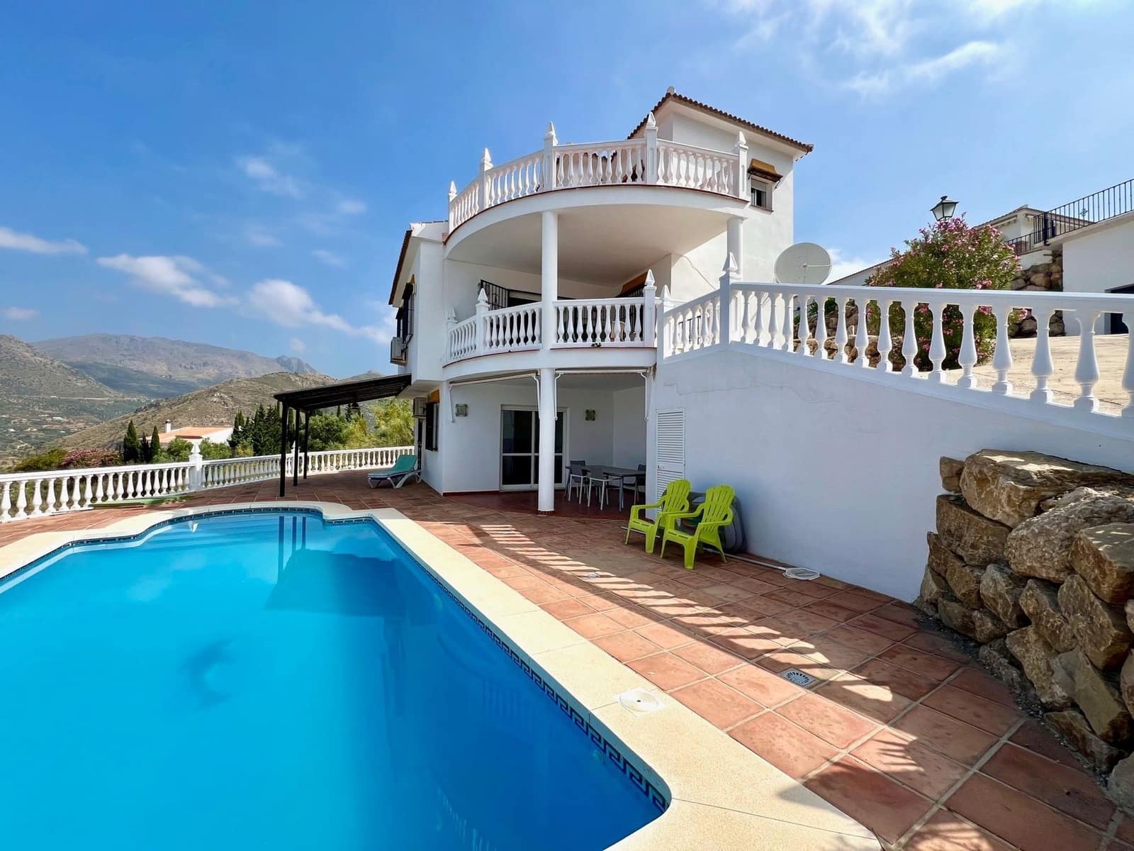 4 soveværelse Finca/Landehus til salg i Alcaucin med swimmingpool garage - € 360.000 (Ref: 9746836)