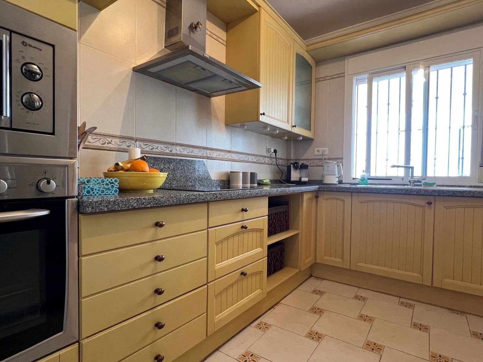 4 soveværelse Finca/Landehus til salg i Alcaucin med swimmingpool garage - € 360.000 (Ref: 9746836)