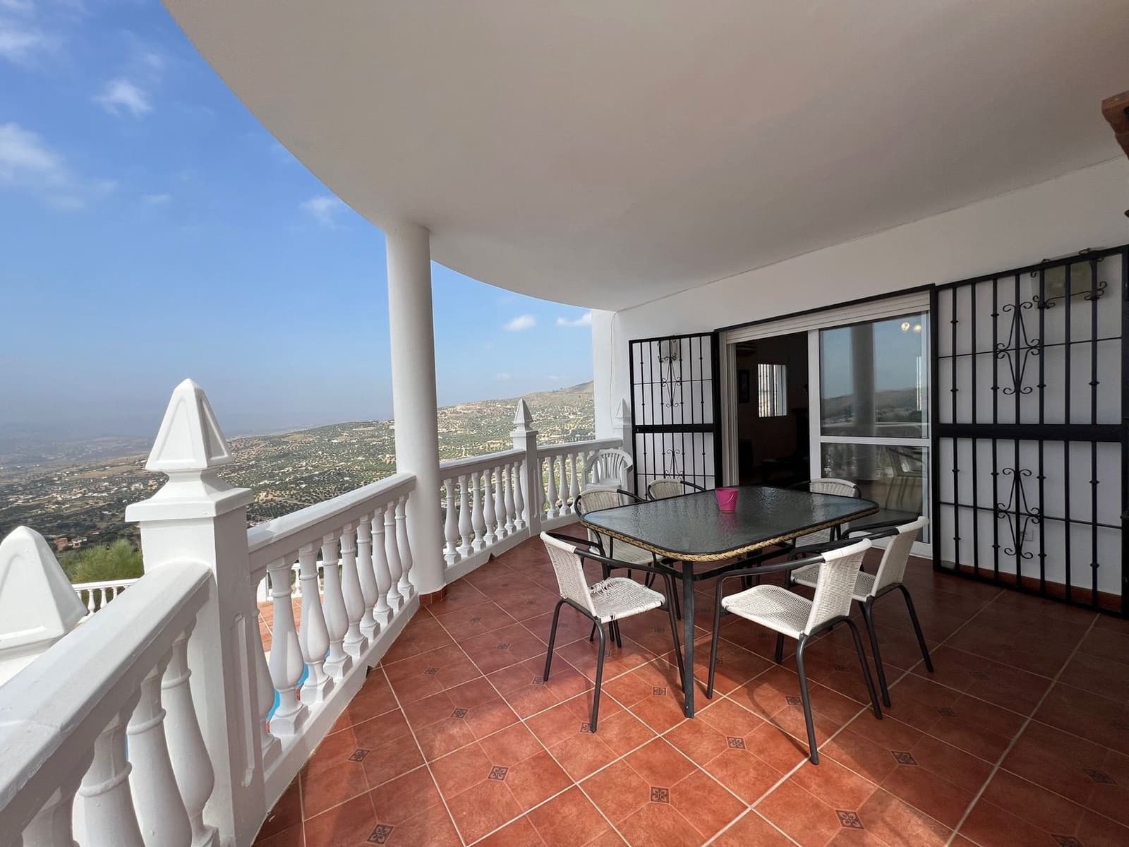 4 soveværelse Finca/Landehus til salg i Alcaucin med swimmingpool garage - € 360.000 (Ref: 9746836)