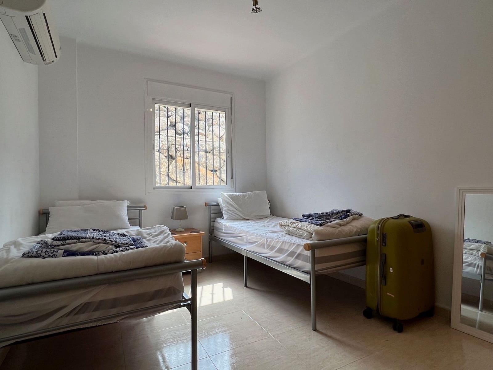 4 soveværelse Finca/Landehus til salg i Alcaucin med swimmingpool garage - € 360.000 (Ref: 9746836)