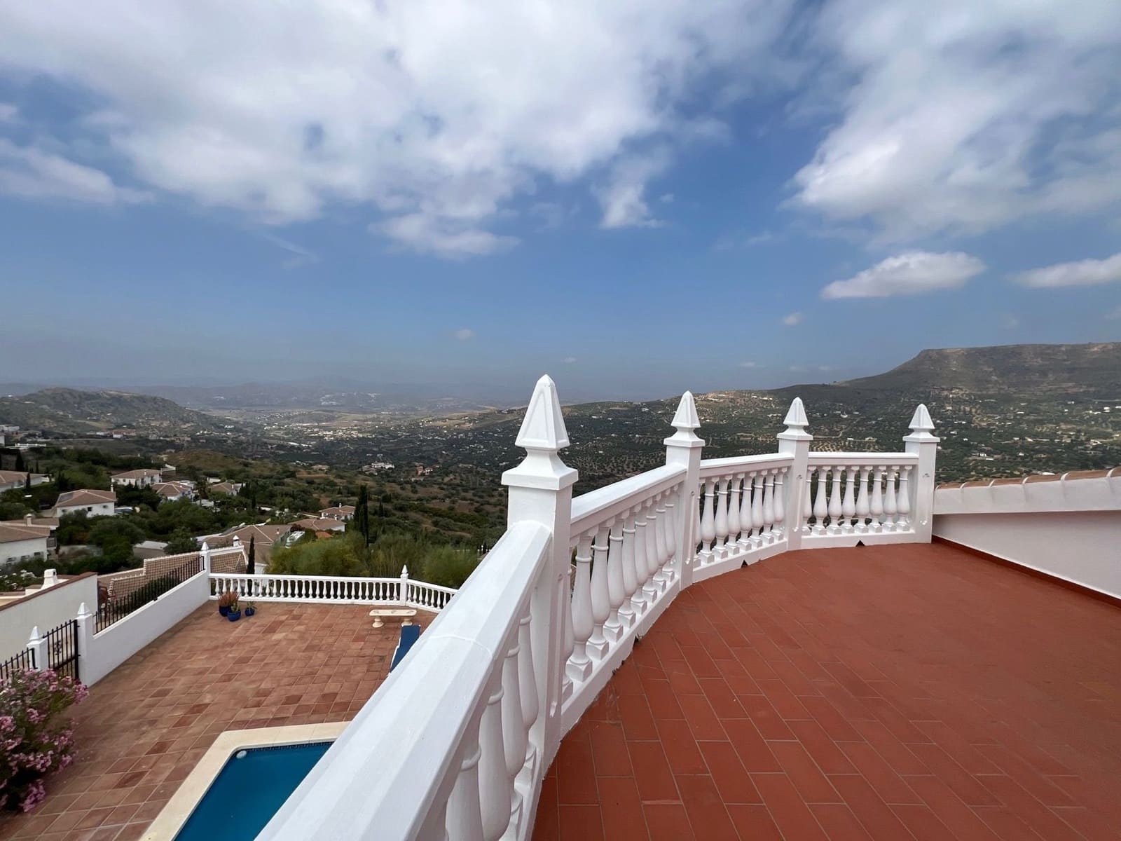 4 soveværelse Finca/Landehus til salg i Alcaucin med swimmingpool garage - € 360.000 (Ref: 9746836)