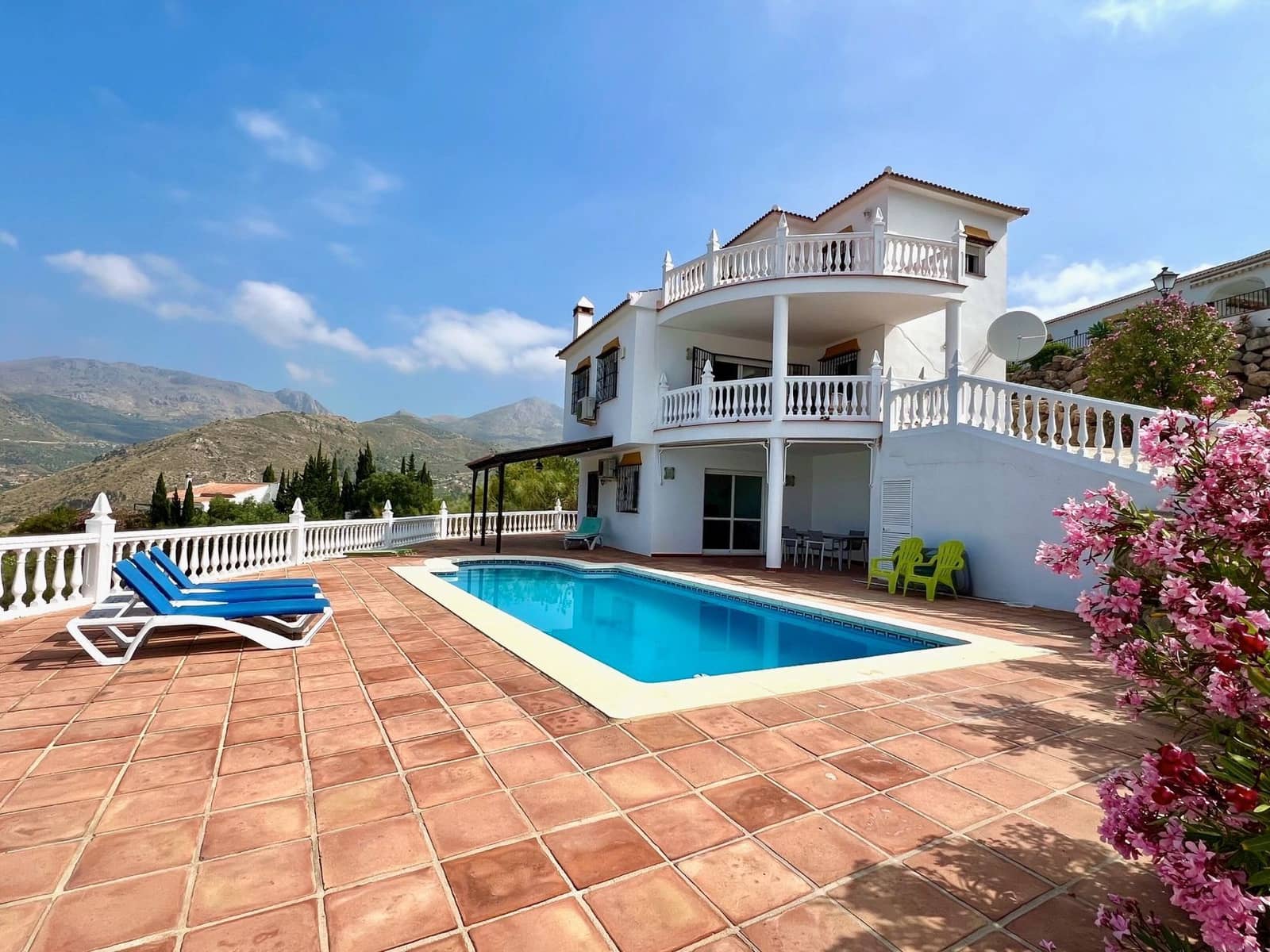 4 soveværelse Finca/Landehus til salg i Alcaucin med swimmingpool garage - € 360.000 (Ref: 9746836)