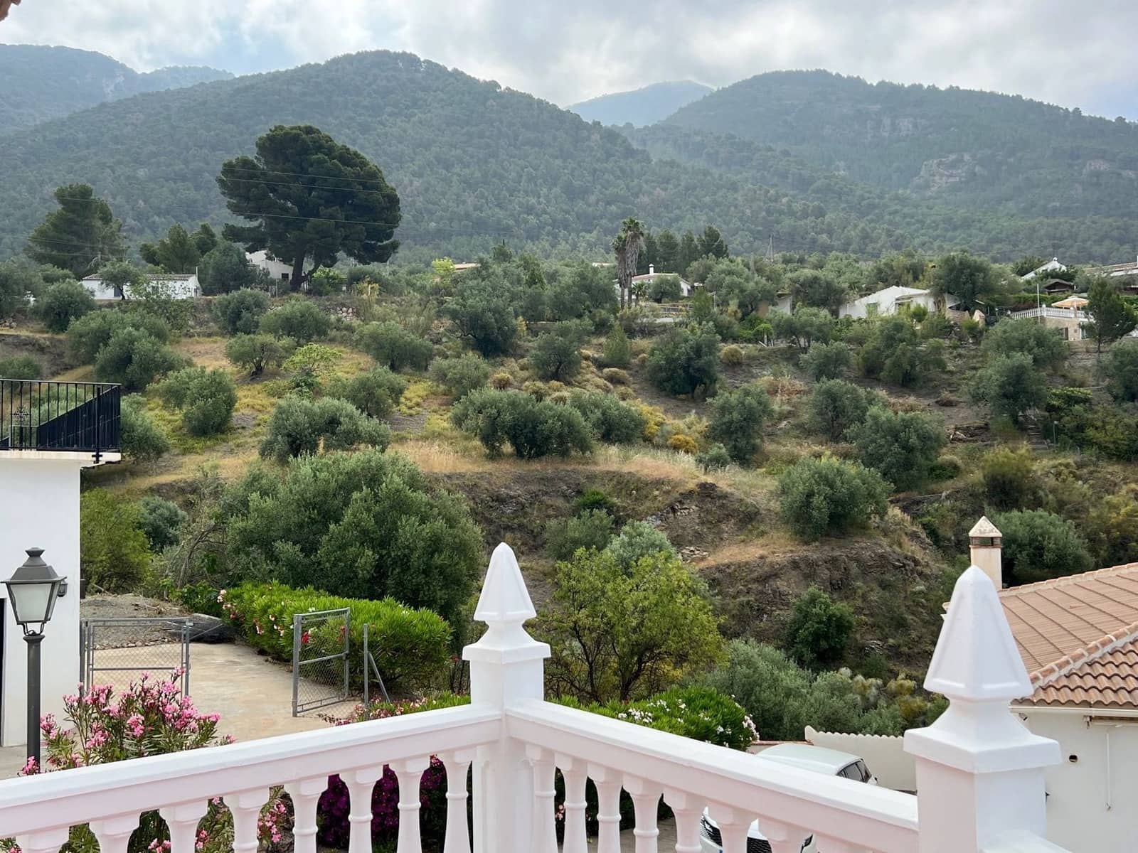 4 soveværelse Finca/Landehus til salg i Alcaucin med swimmingpool garage - € 360.000 (Ref: 9746836)