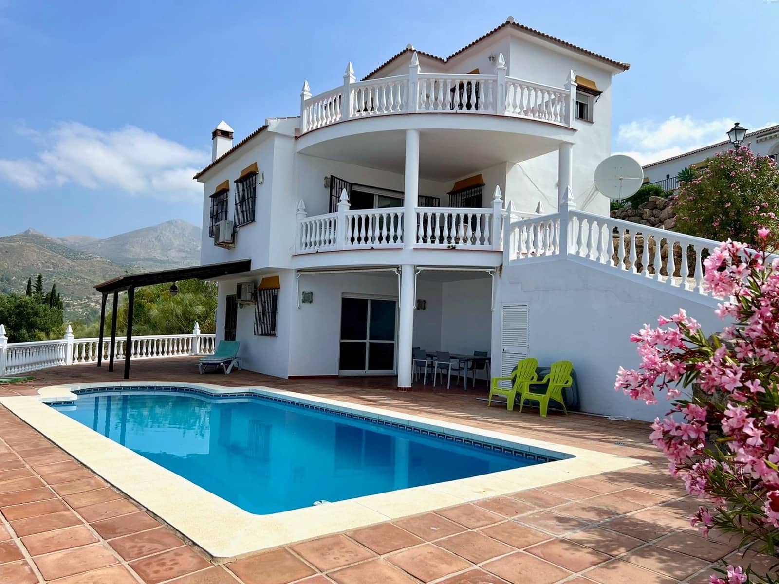 4 soveværelse Finca/Landehus til salg i Alcaucin med swimmingpool garage - € 360.000 (Ref: 9746836)