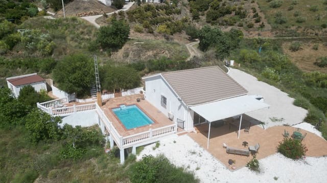 2 soveværelse Finca/Landehus til salg i Moclinejo med swimmingpool garage - € 335.000 (Ref: 9819891)