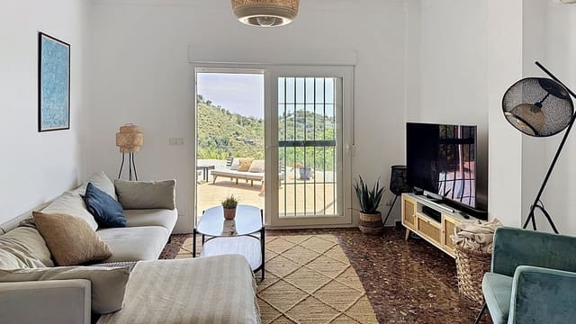 2 soveværelse Finca/Landehus til salg i Moclinejo med swimmingpool garage - € 335.000 (Ref: 9819891)