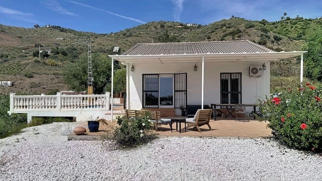 2 soveværelse Finca/Landehus til salg i Moclinejo med swimmingpool garage - € 335.000 (Ref: 9819891)