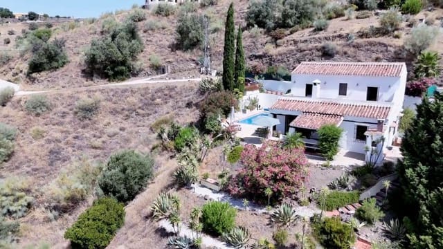 3 sypialnia Finka/Dom wiejski na sprzedaż w Canillas de Aceituno z basenem garażem - 499 000 € (Ref: 9984345)
