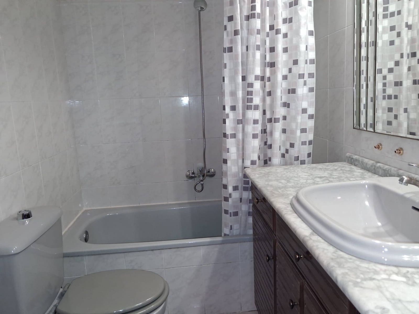 3 bedroom Apartment for rent in Valencia city - € 1,600 (Ref: 10005667)