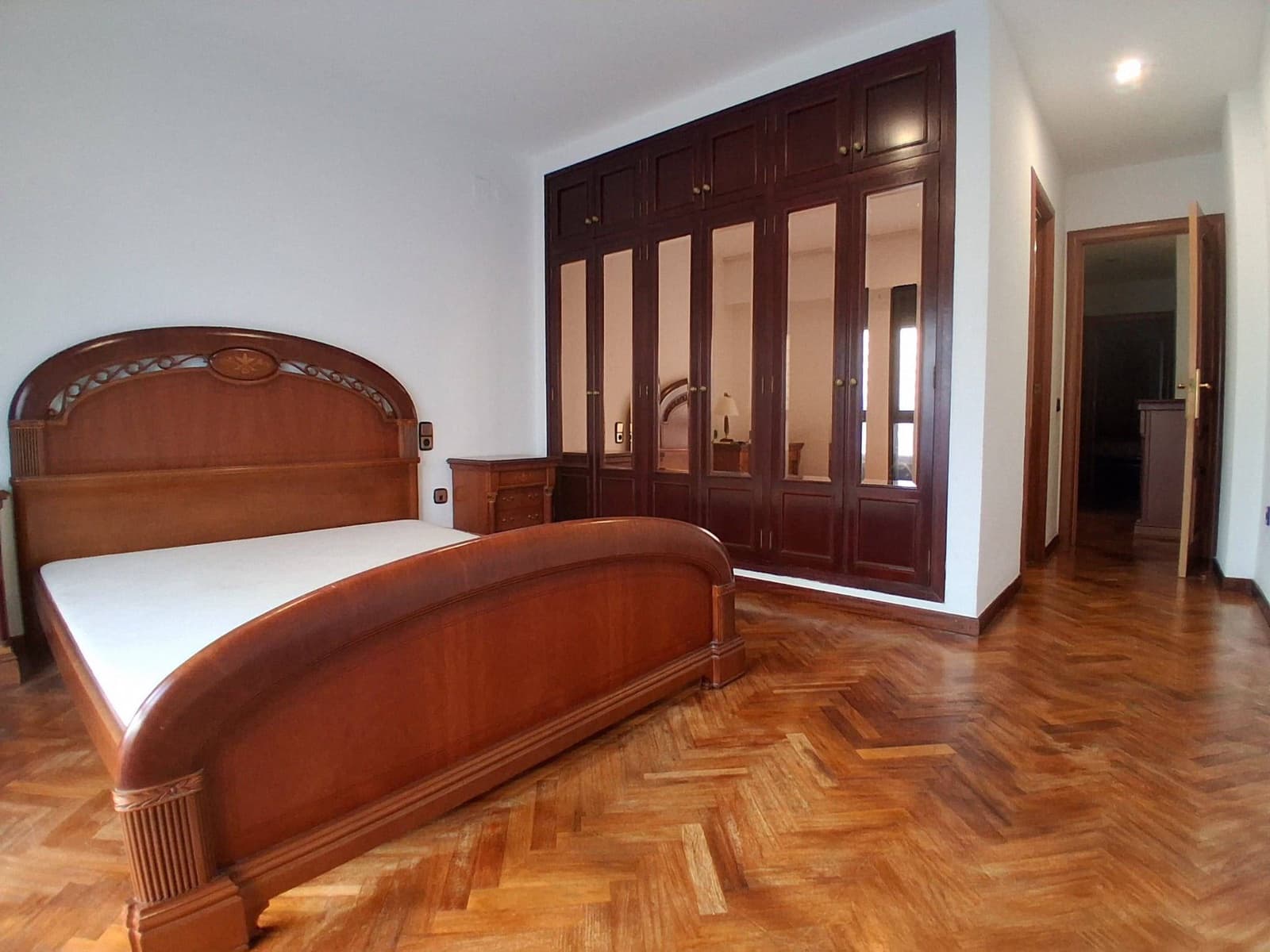 3 bedroom Apartment for rent in Valencia city - € 1,600 (Ref: 10005667)