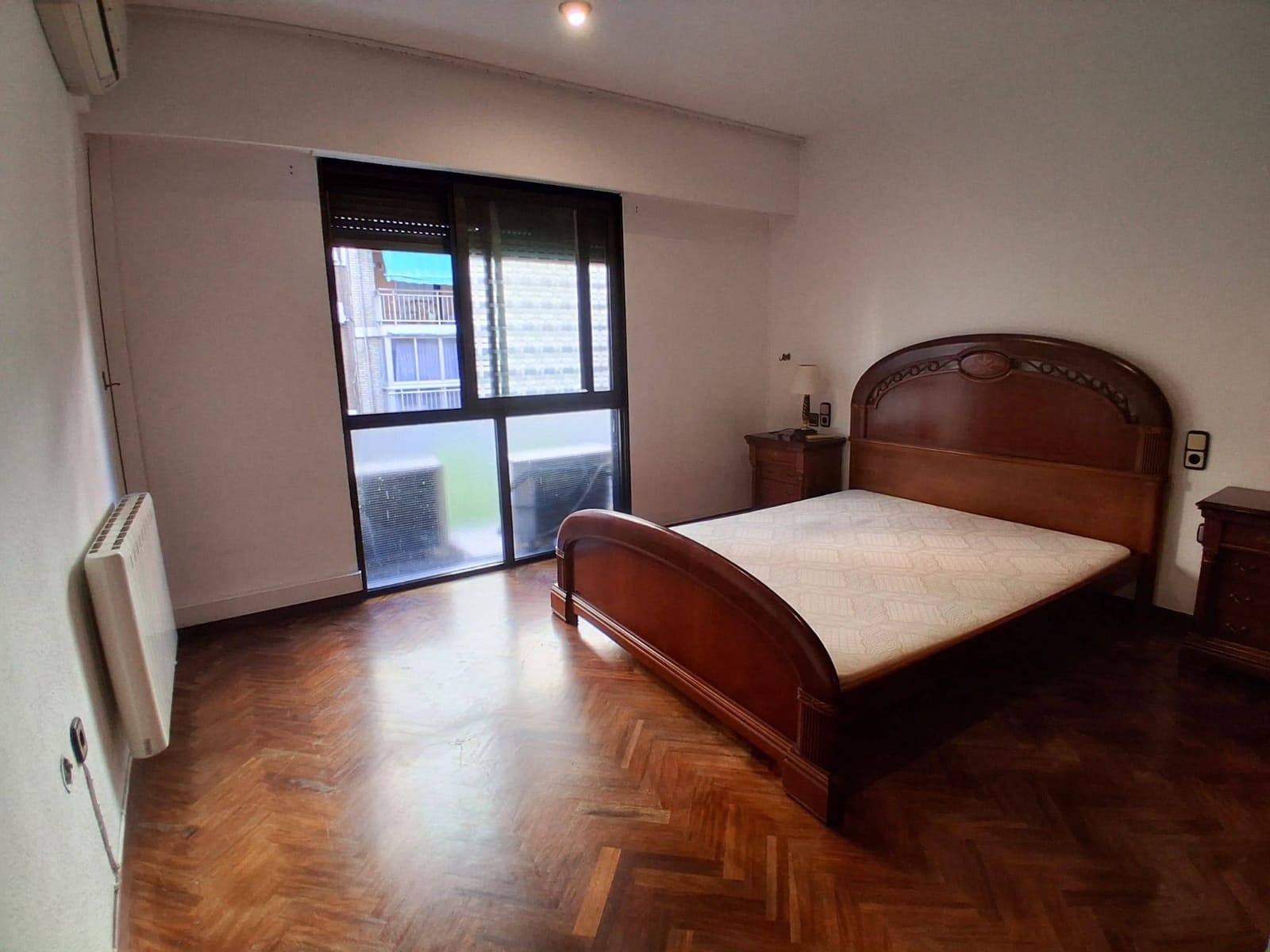3 bedroom Apartment for rent in Valencia city - € 1,600 (Ref: 10005667)