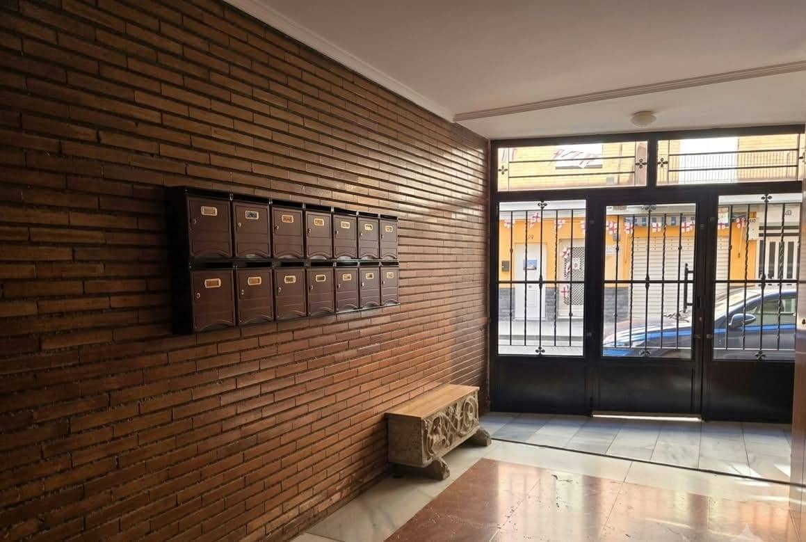 4 bedroom Flat for sale in Sagunto / Sagunt with garage - € 180,000 (Ref: 10109749)