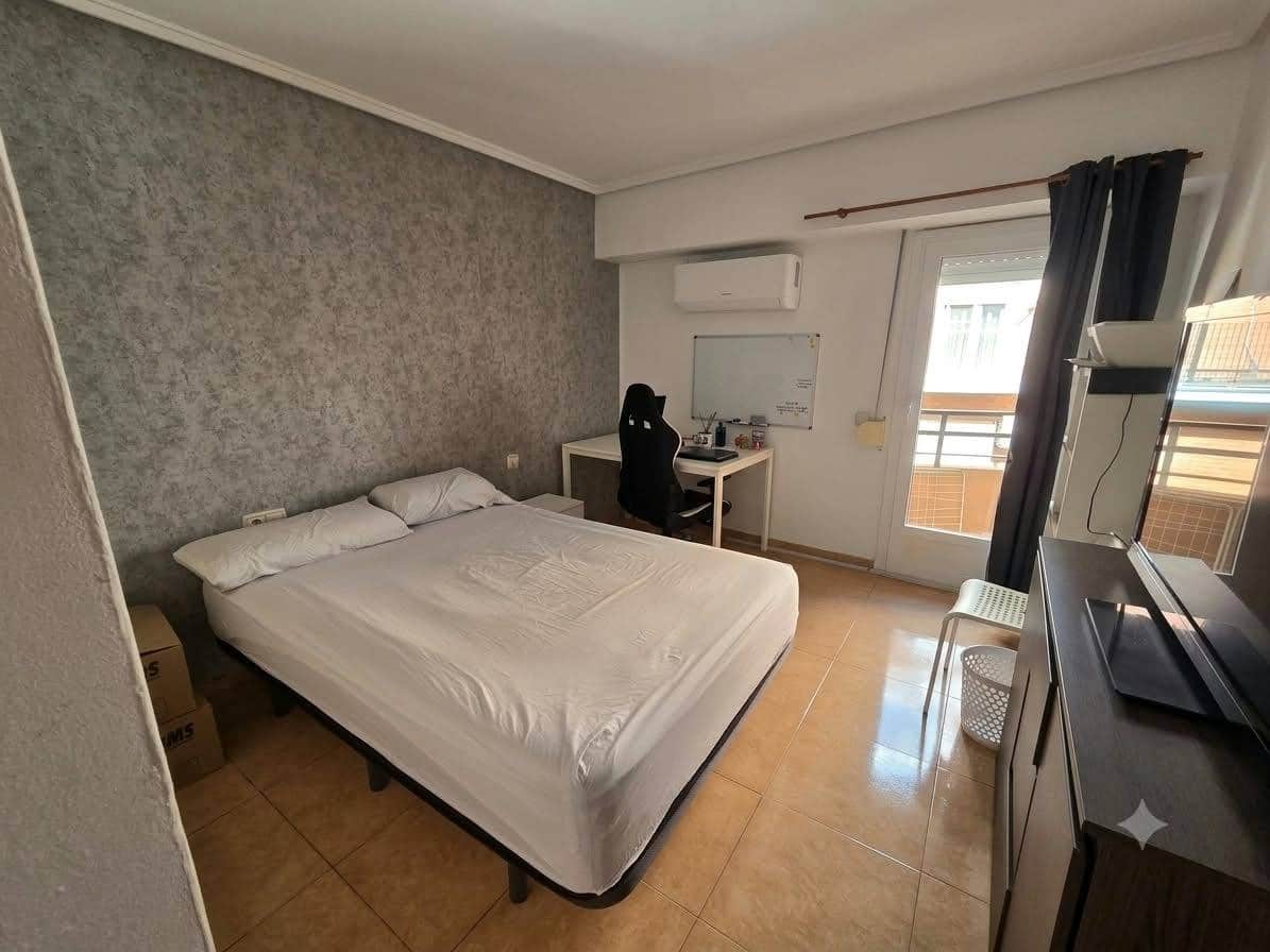4 bedroom Flat for sale in Sagunto / Sagunt with garage - € 180,000 (Ref: 10109749)