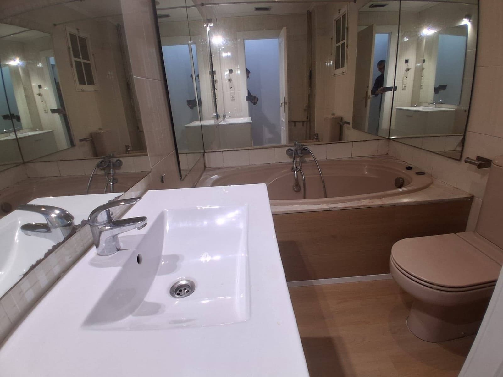 3 soverom Leilighet til leie i Valencia by med garasje - € 1 995 (Ref: 10129556)