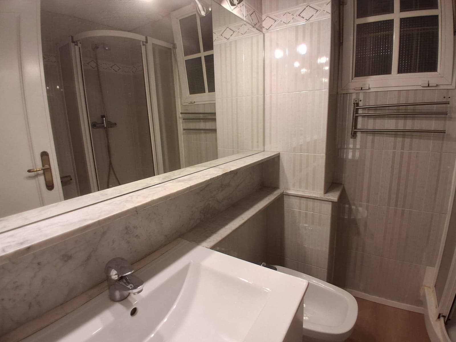 3 soverom Leilighet til leie i Valencia by med garasje - € 1 995 (Ref: 10129556)